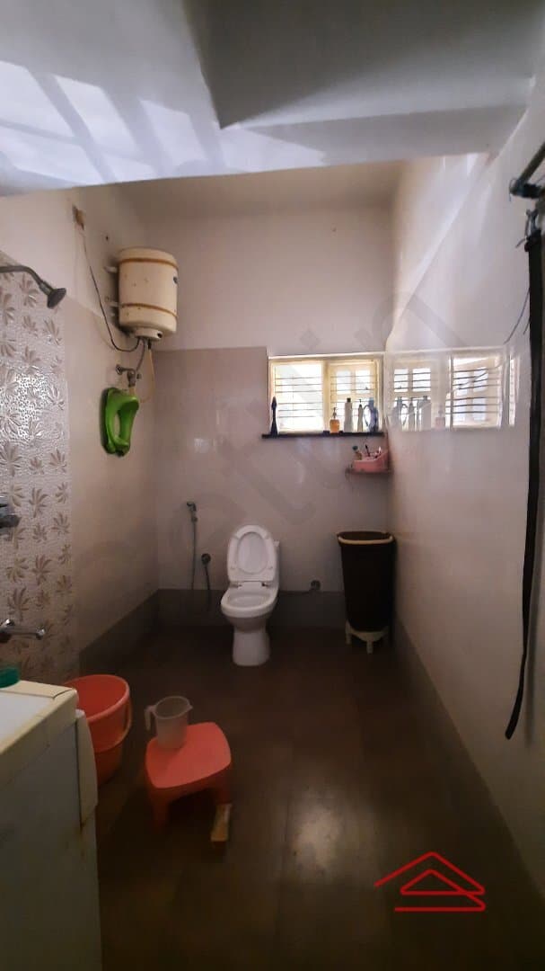 bathrooms-W3oH.jpg