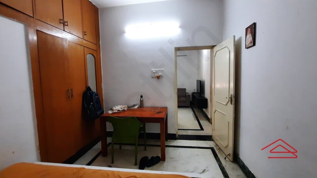 bedrooms-3eEW.jpg