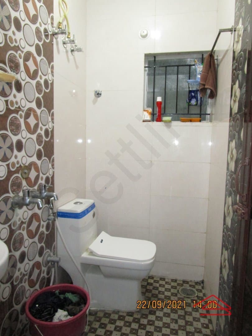 bathrooms-KsW9.jpg