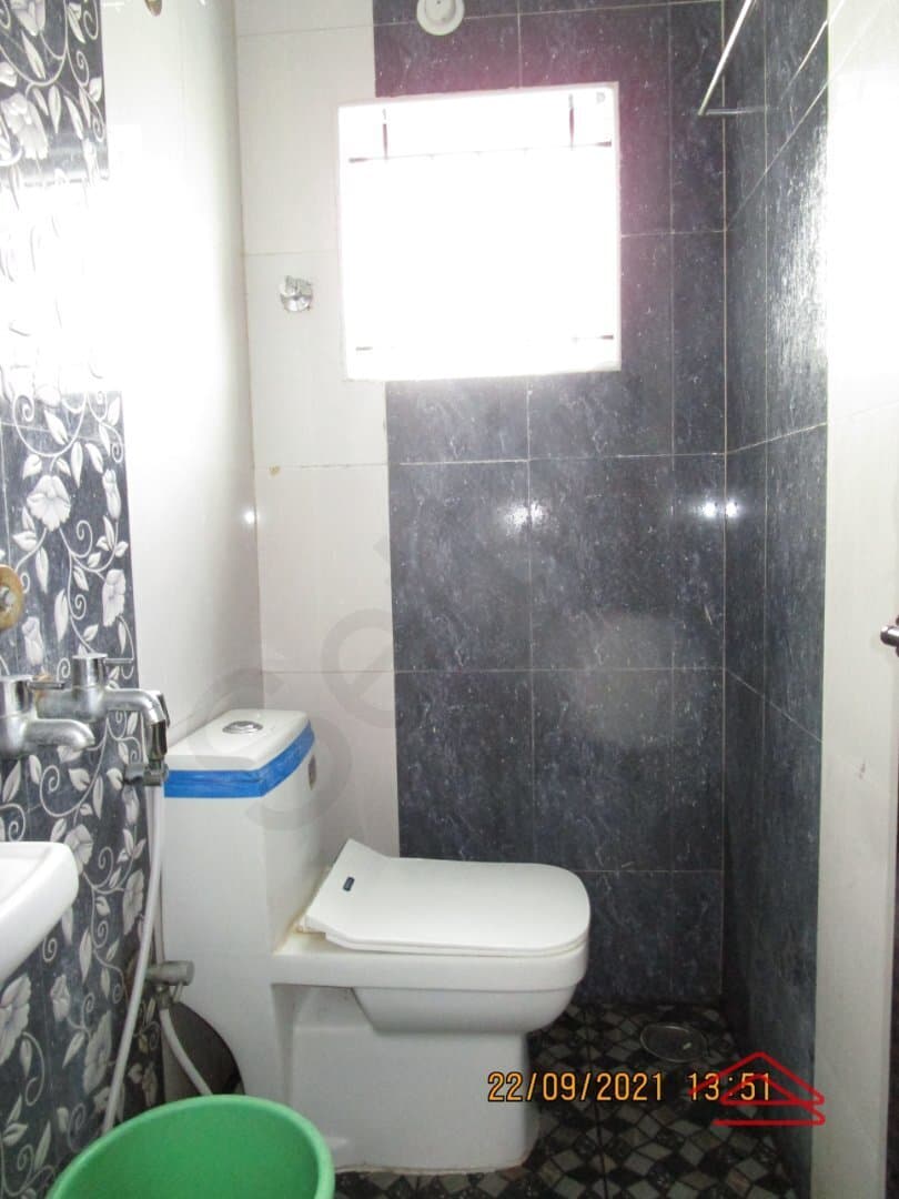 bathrooms-ckrM.jpg