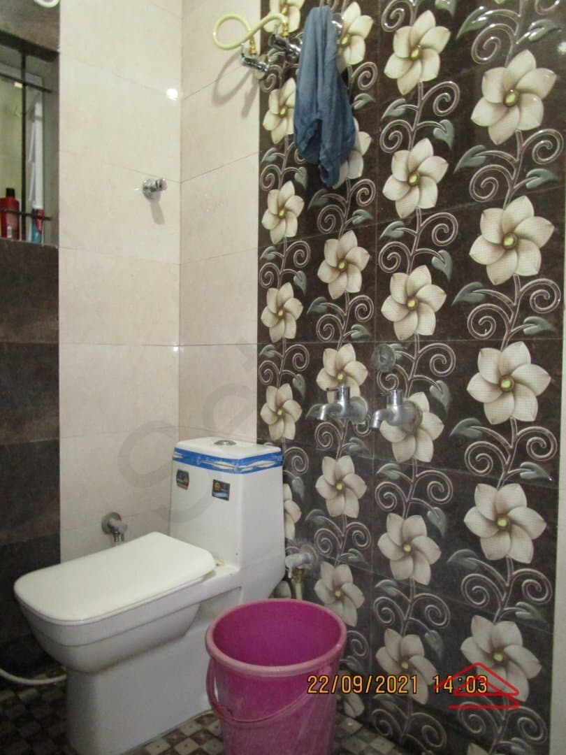 bathrooms-h7LD.jpg