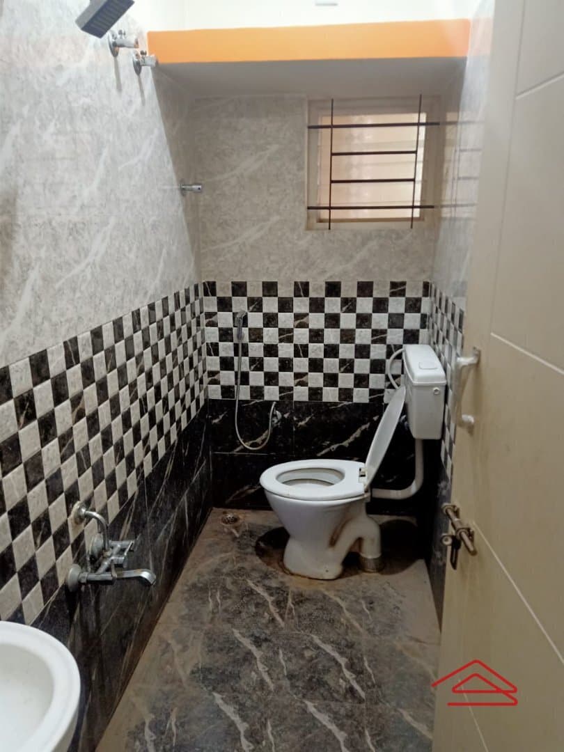 bathrooms-gy9X.jpg