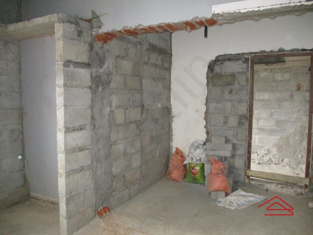 halls-7RFv.jpg