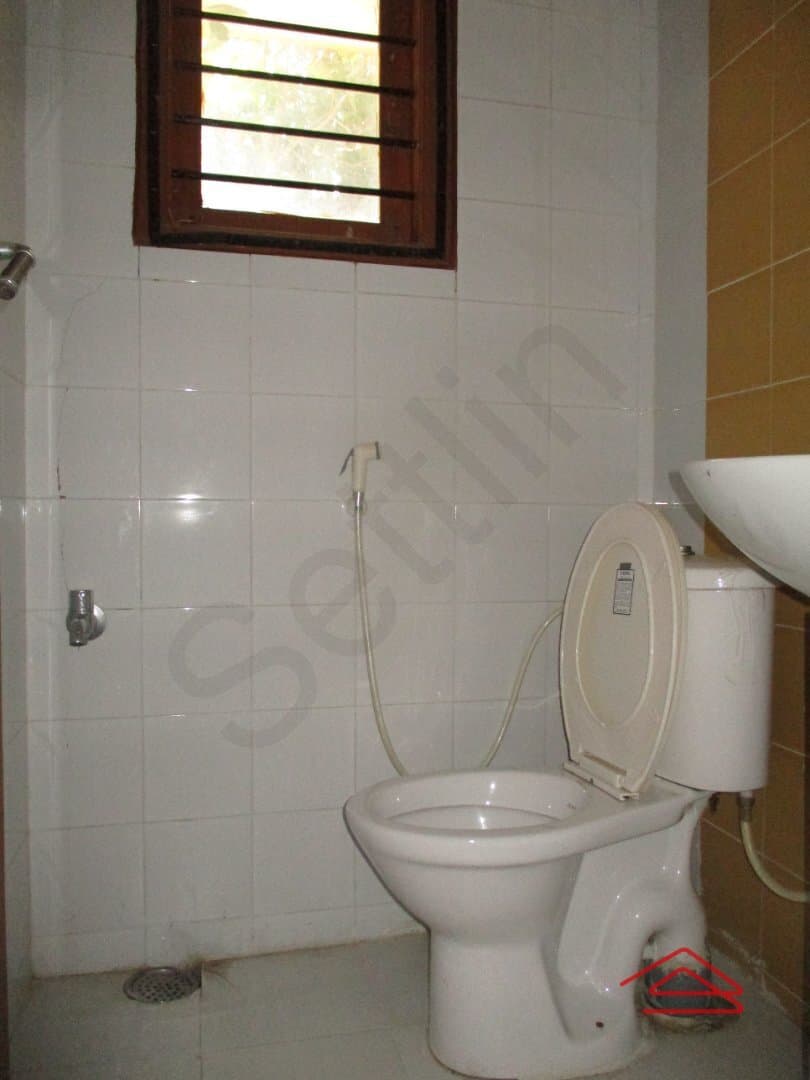 bathrooms-TJEZ.jpg