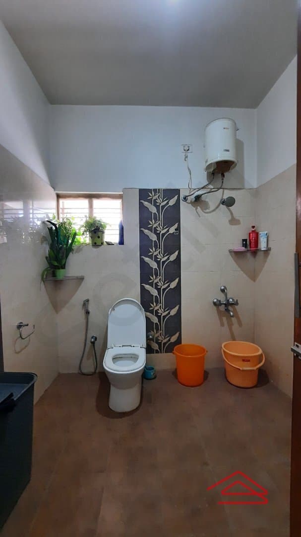 bathrooms-i4ju.jpg