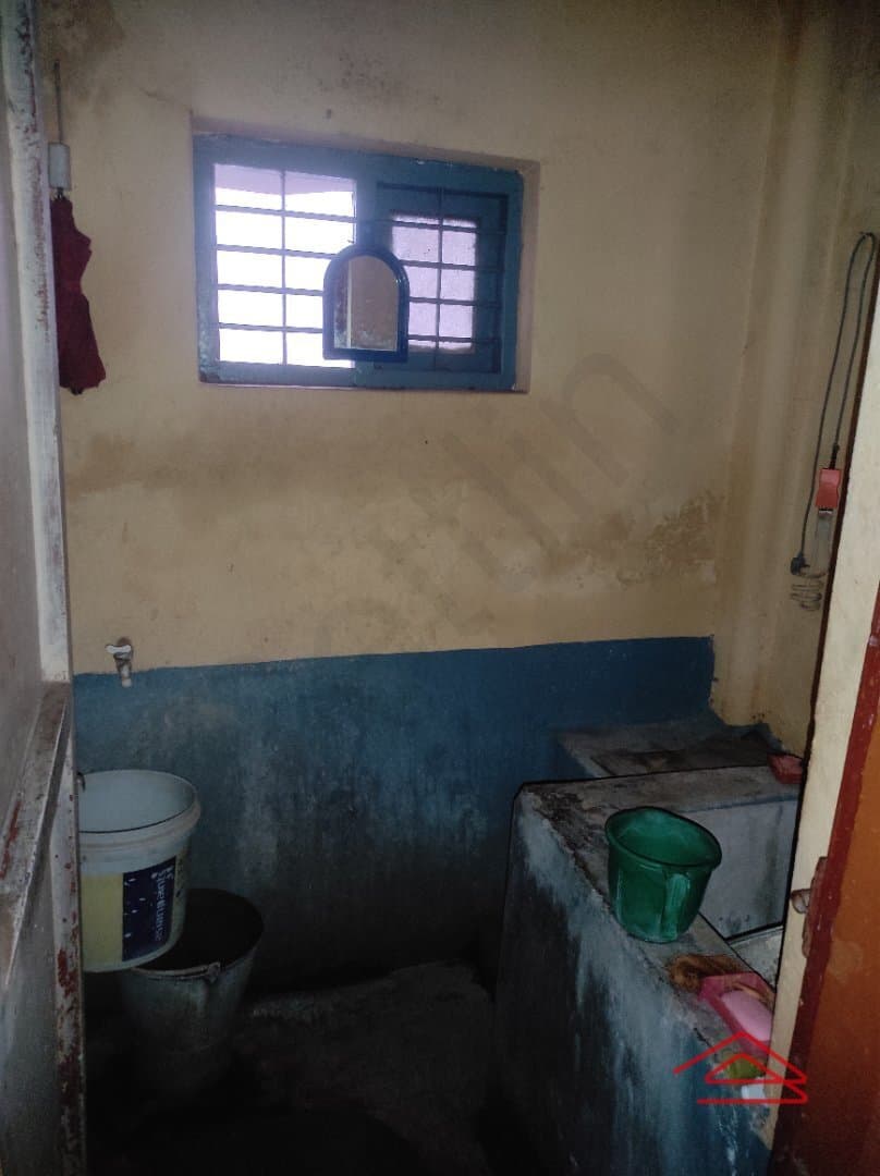 bathrooms-eF4D.jpg