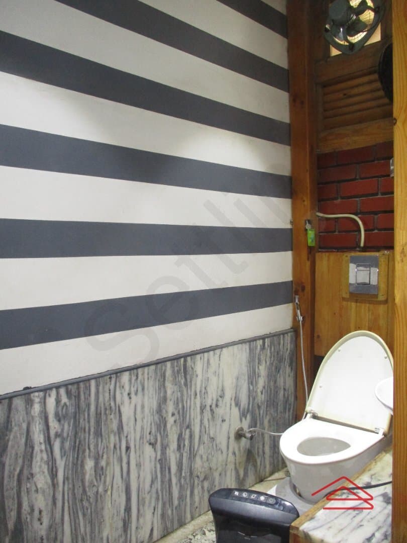 bathrooms-bueg.jpg