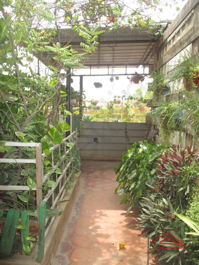 gardens-hHBT.jpg