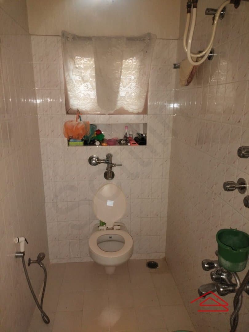 bathrooms-fBPJ.jpg