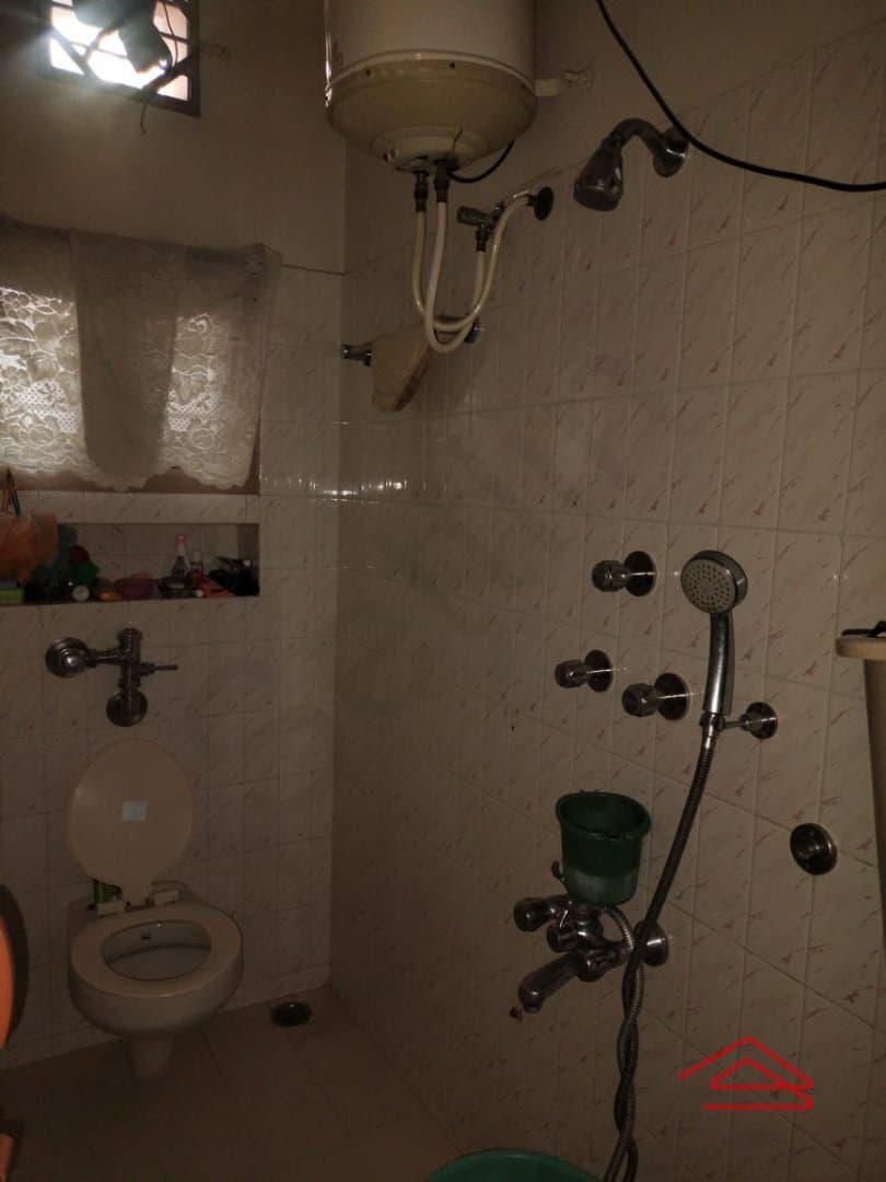 bathrooms-oH5o.jpg