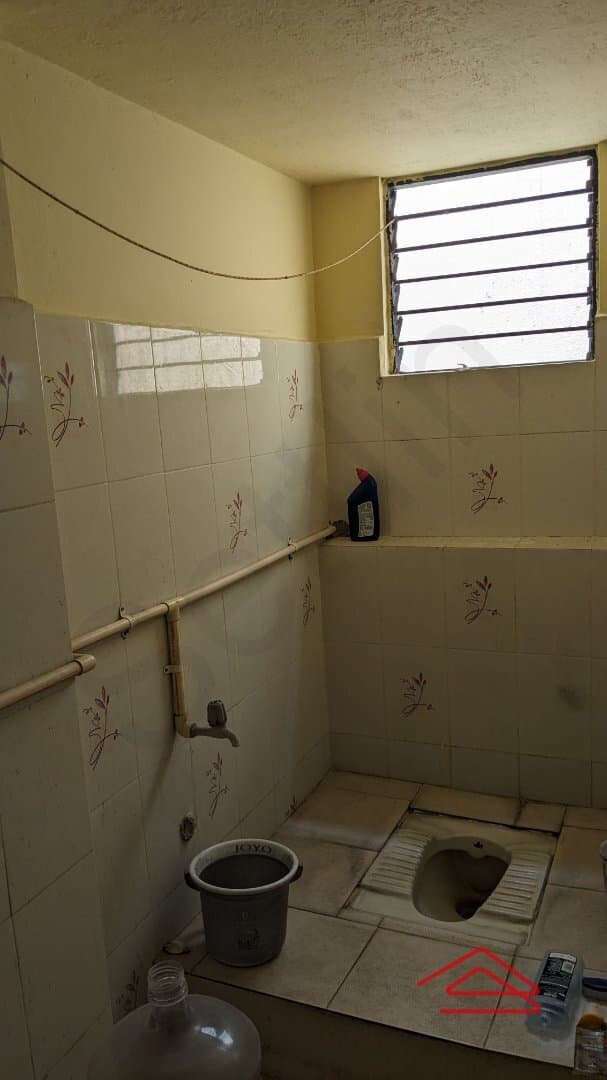 bathrooms-juQk.jpg