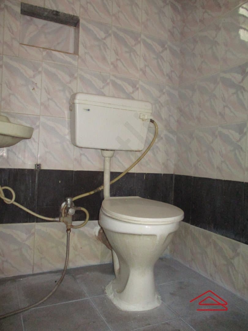 bathrooms-S8ii.jpg