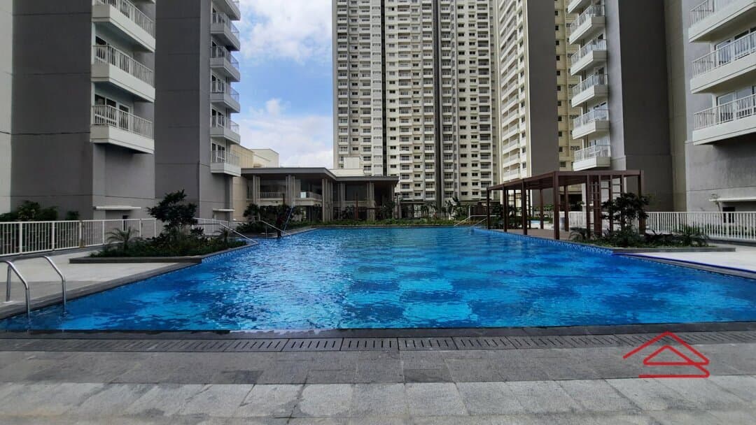 SwimmingPool