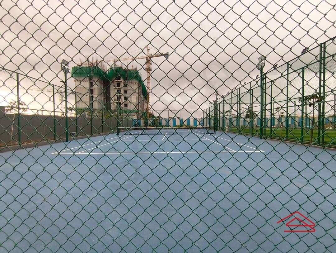 BadmintonCourt