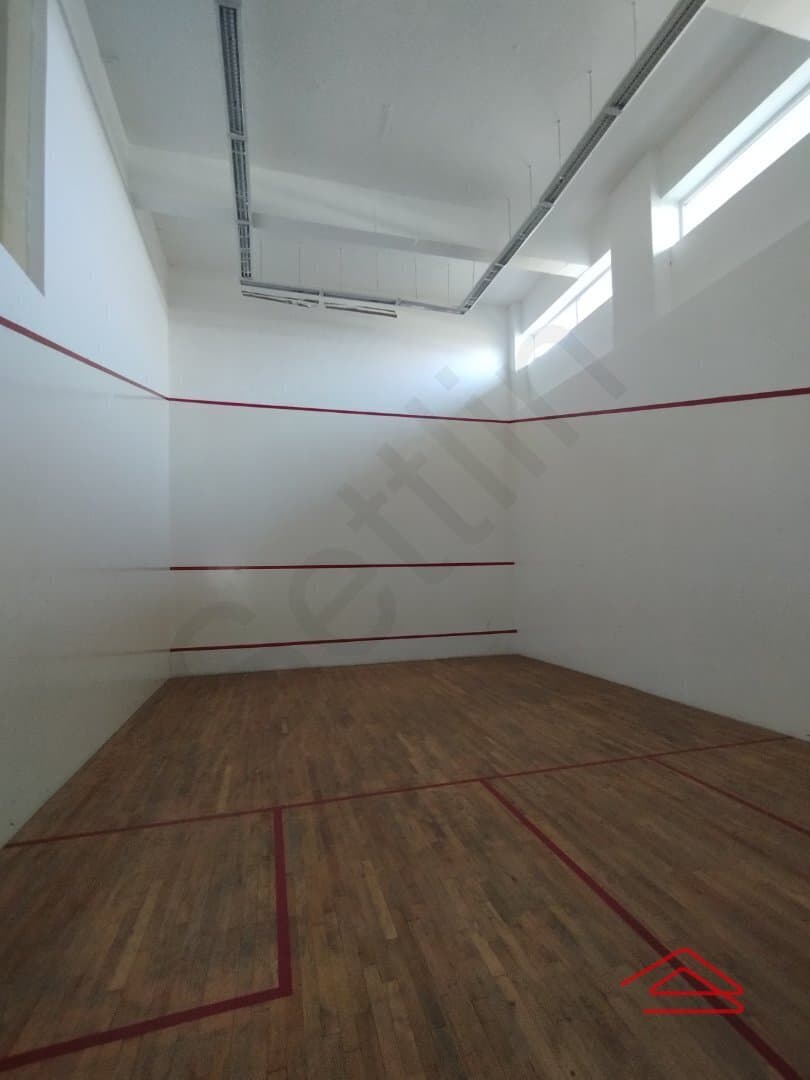 Project: Squashcourt