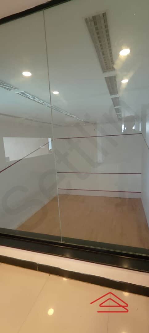 Project: SquashCourt