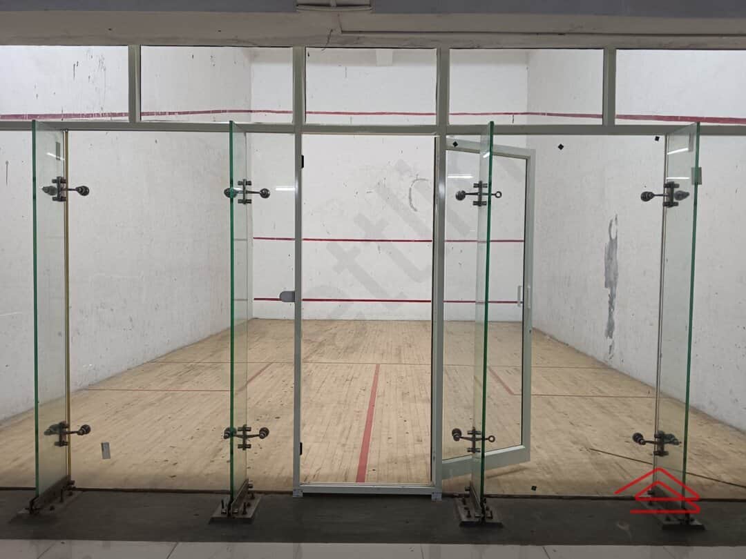 Project: SquashCourt