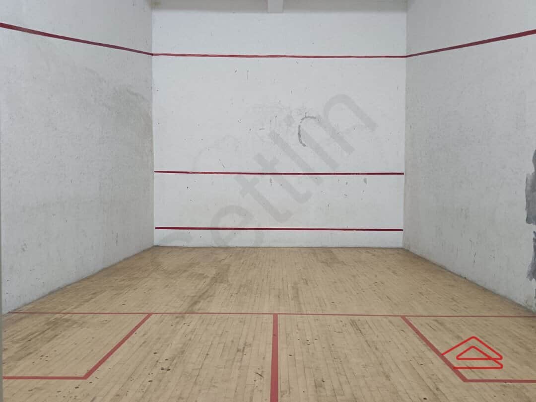 Project: SquashCourt