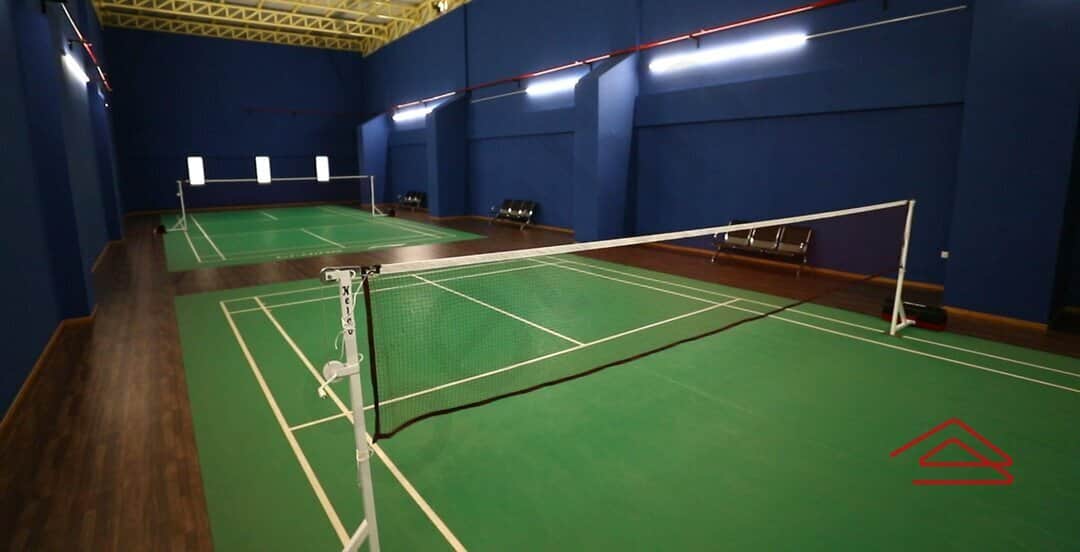 BadmintonCourt