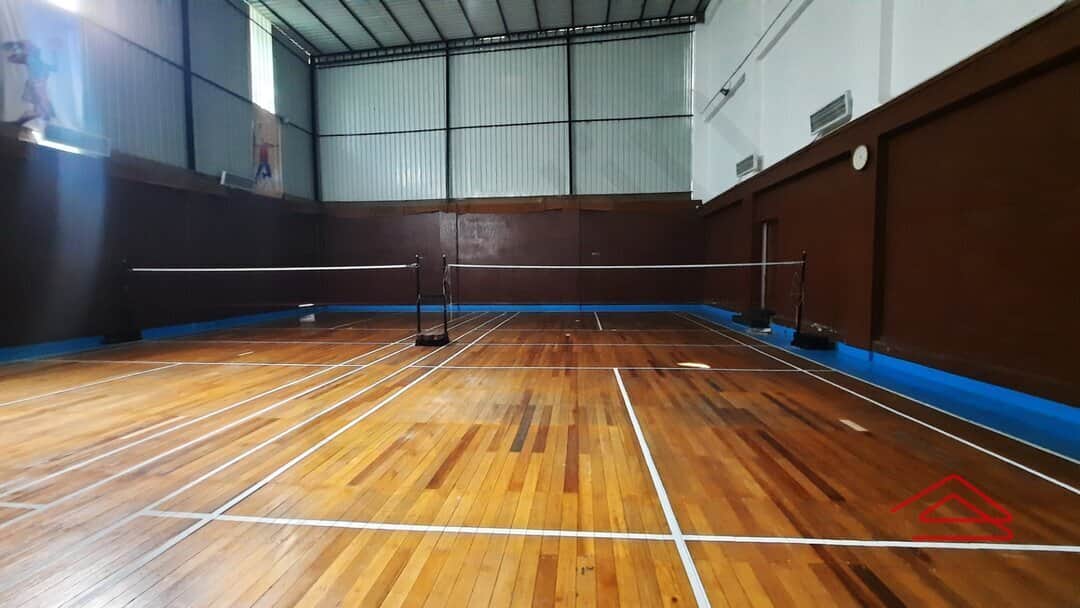 Project: BadmintonCourt