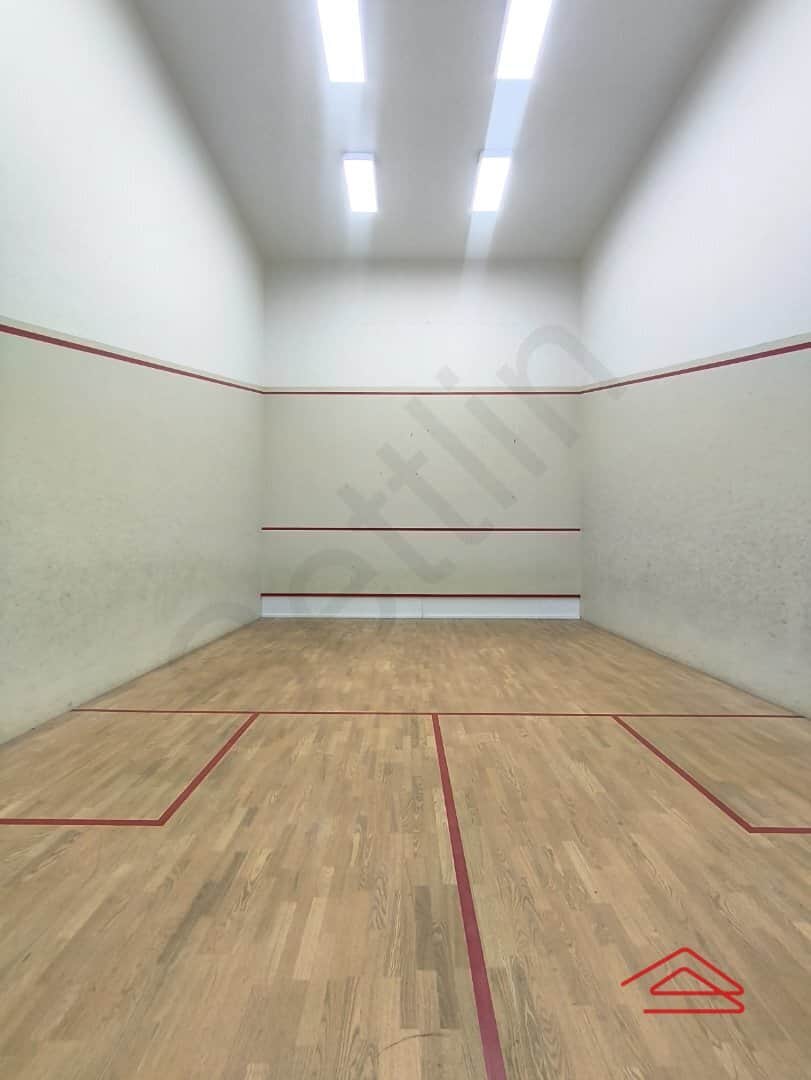 Project: SquashCourt