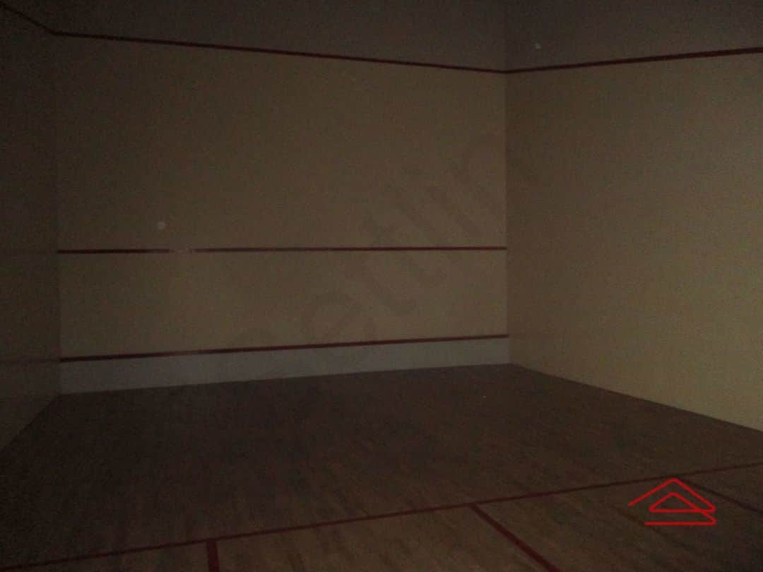 Project: SquashCourt