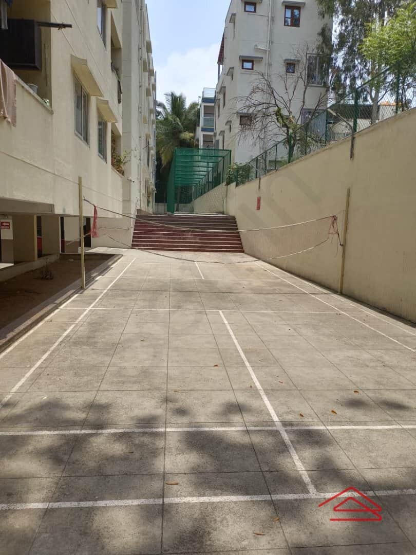 Project: BadmintonCourt