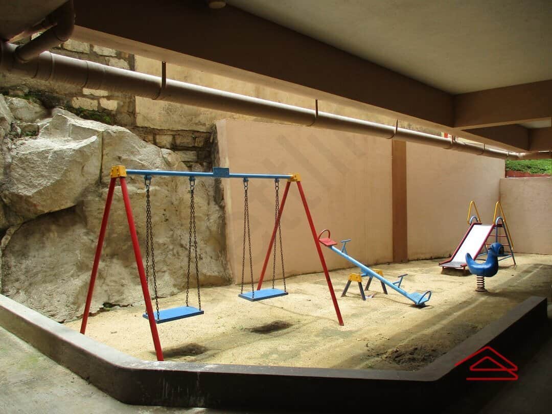 Project: KidsPlayArea