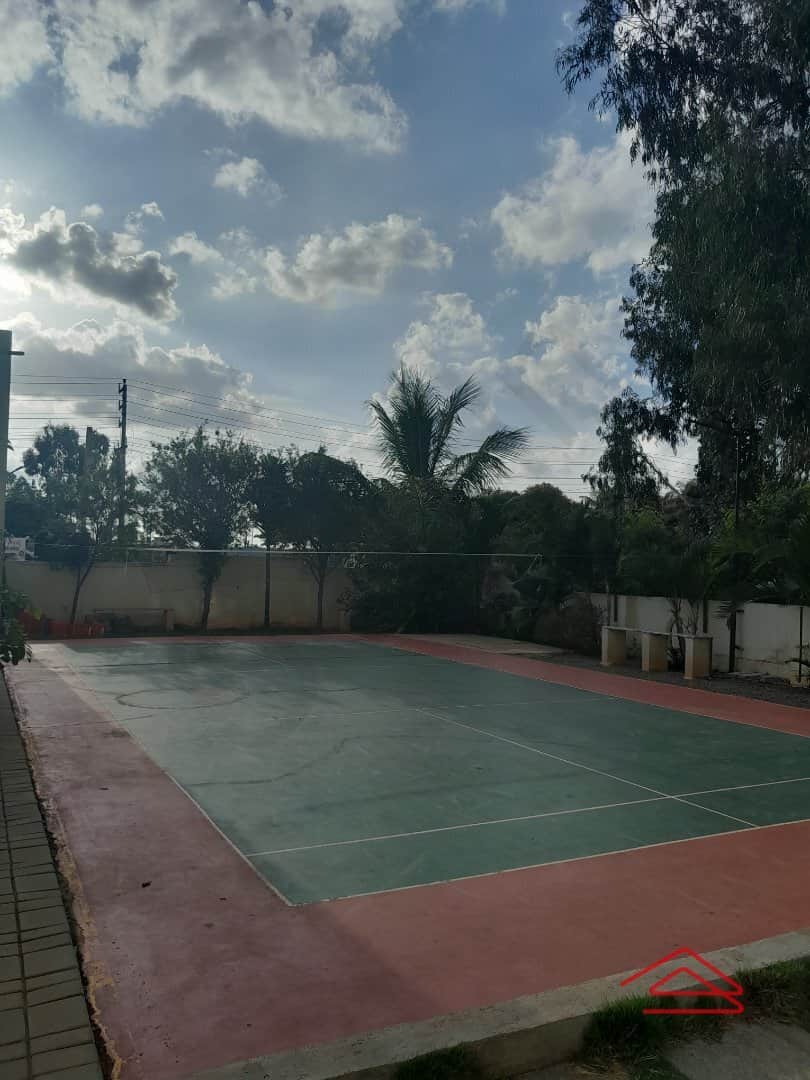 Project: BadmintonCourt