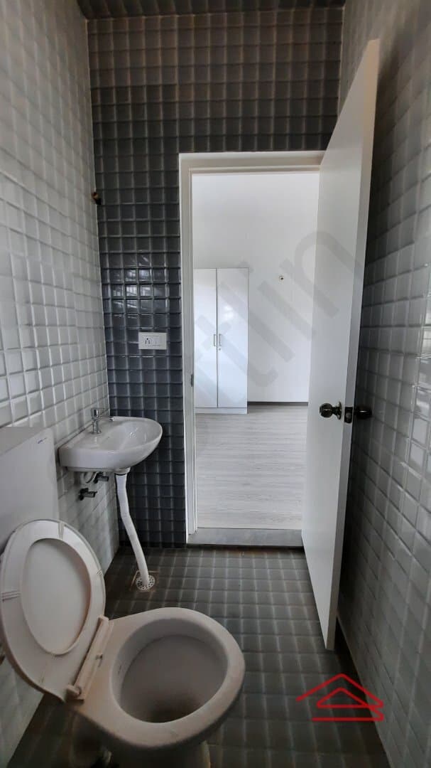 bathrooms-XT4W.jpg