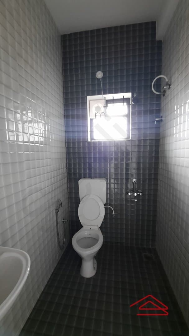 bathrooms-6ot7.jpg
