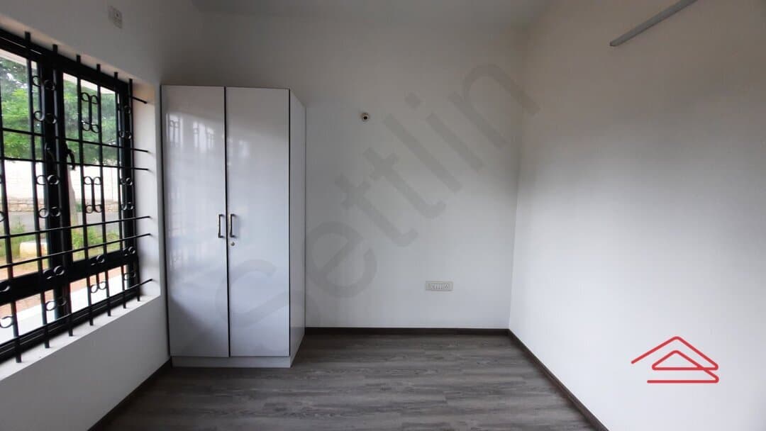 bedrooms-EbZ6.jpg