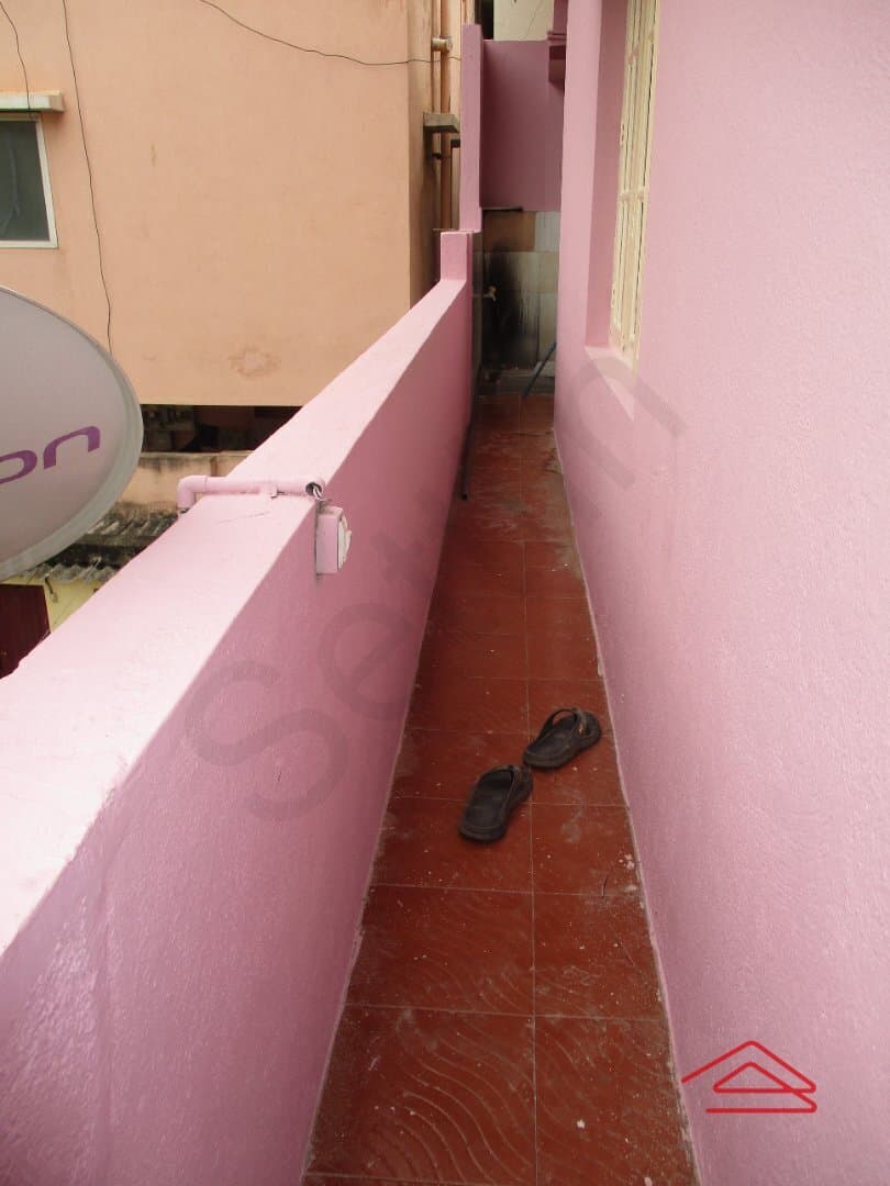 balconies-kZ4o.jpg