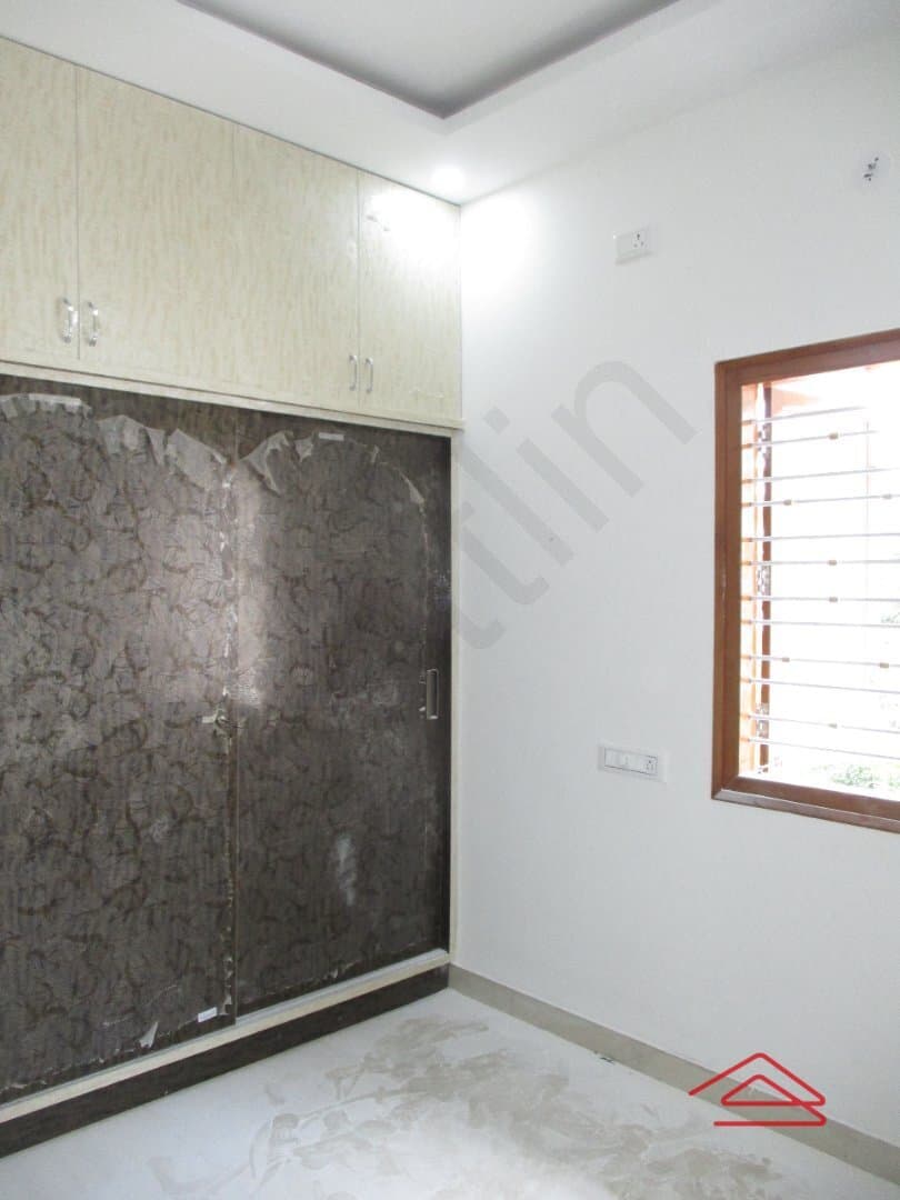 bedrooms-4oyM.jpg