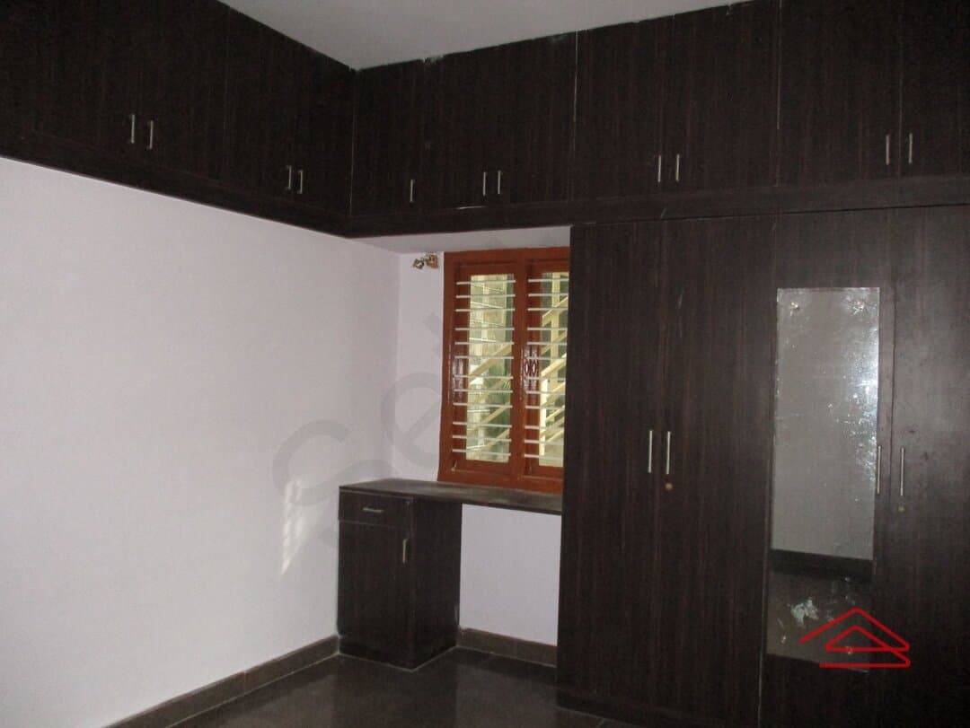 bedrooms-4Fv7.jpg
