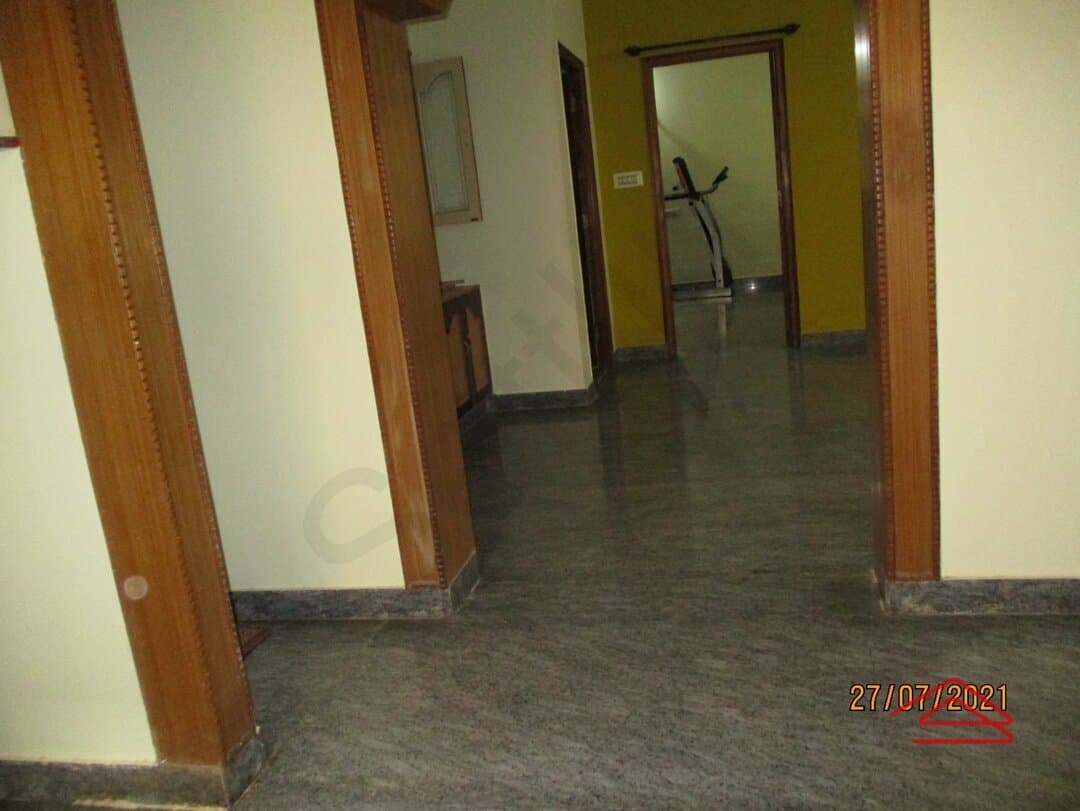 halls-4N8W.jpg