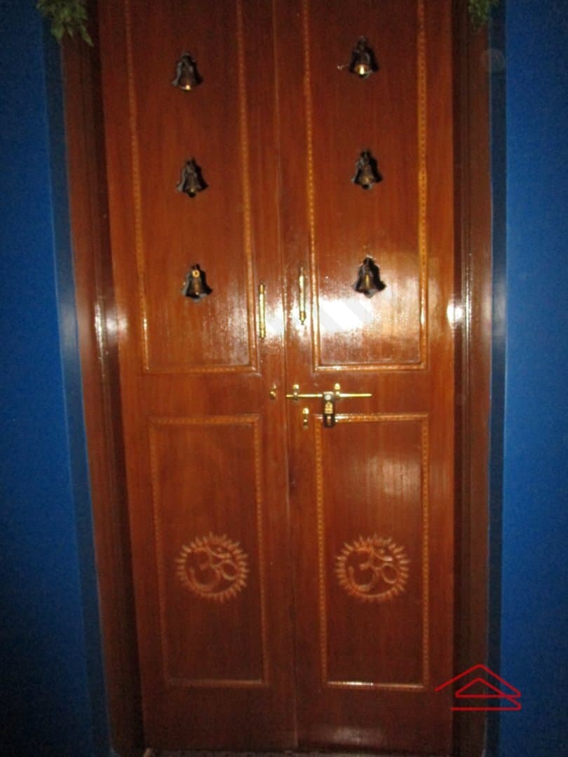 halls-sAcr.jpg