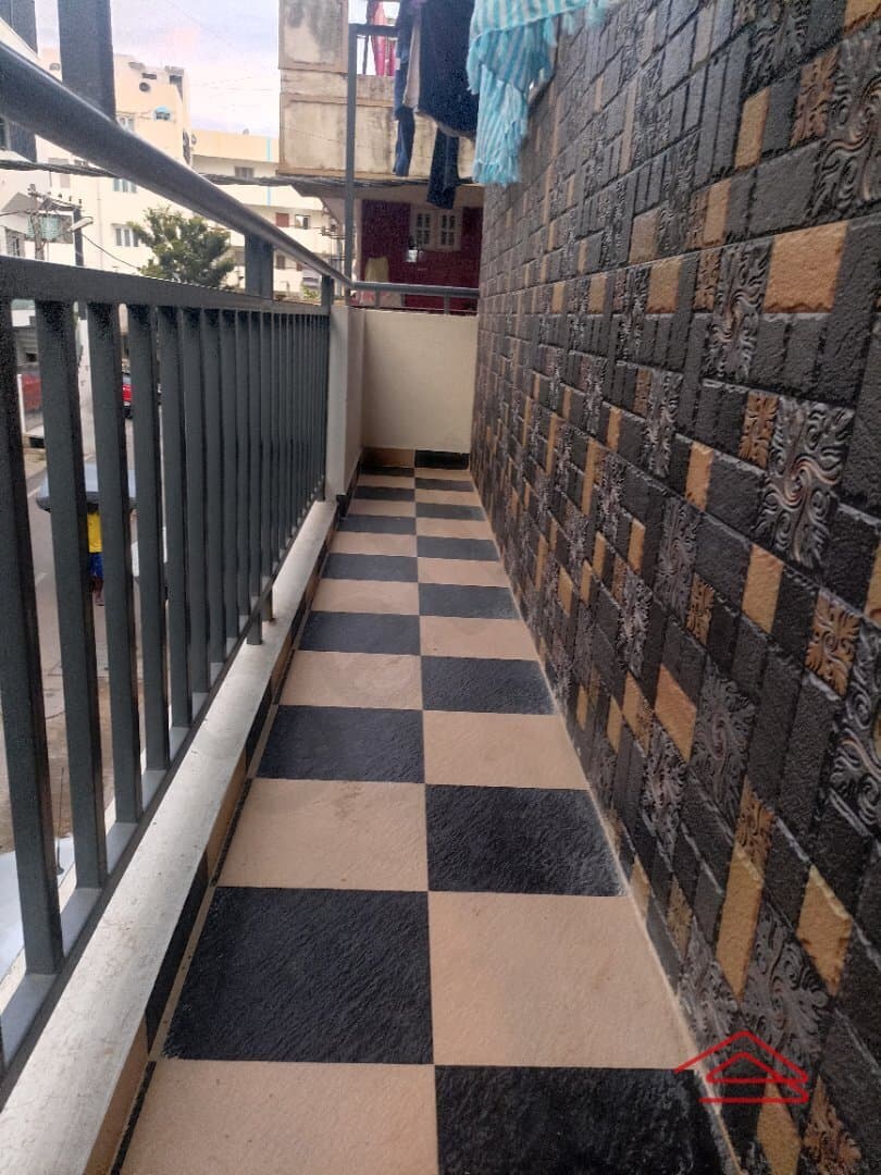 balconies-yat4.jpg