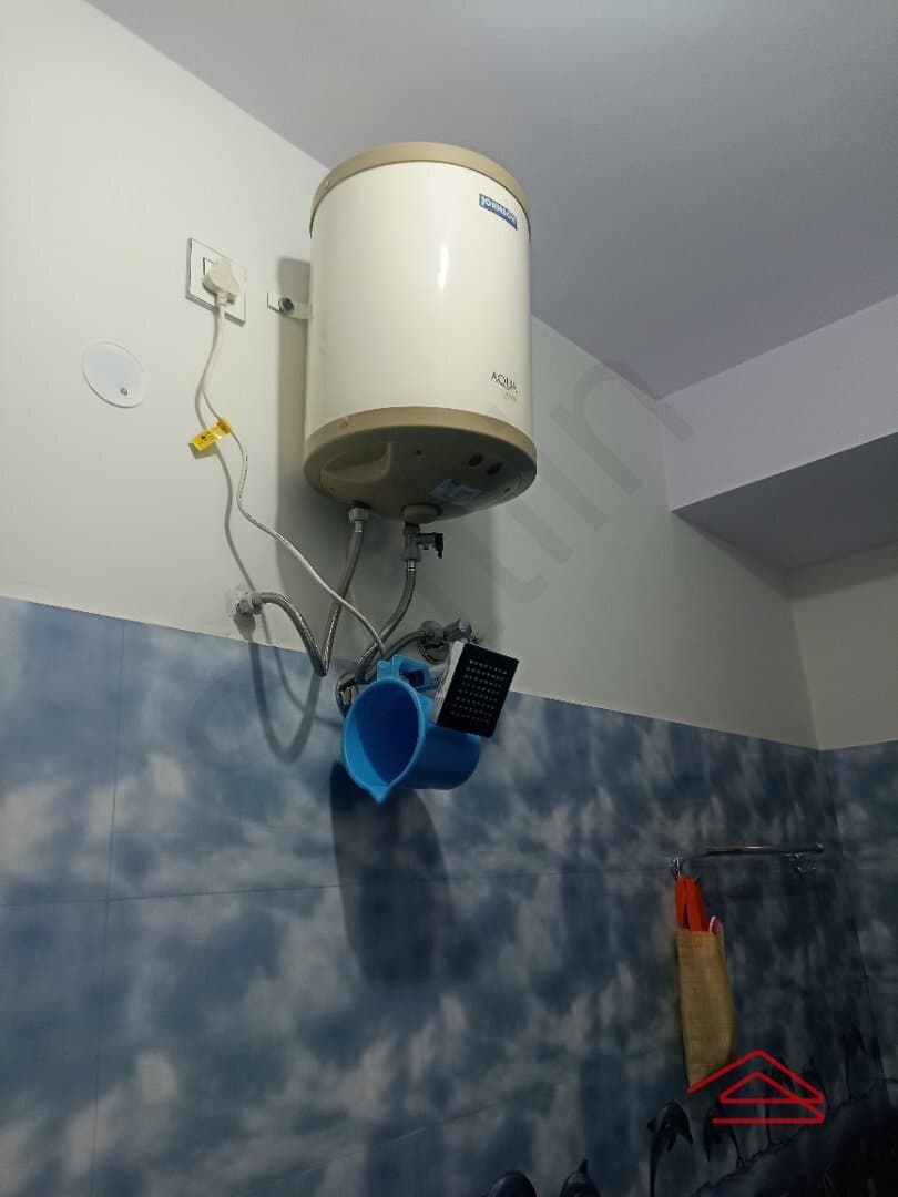 bathrooms-yTrb.jpg
