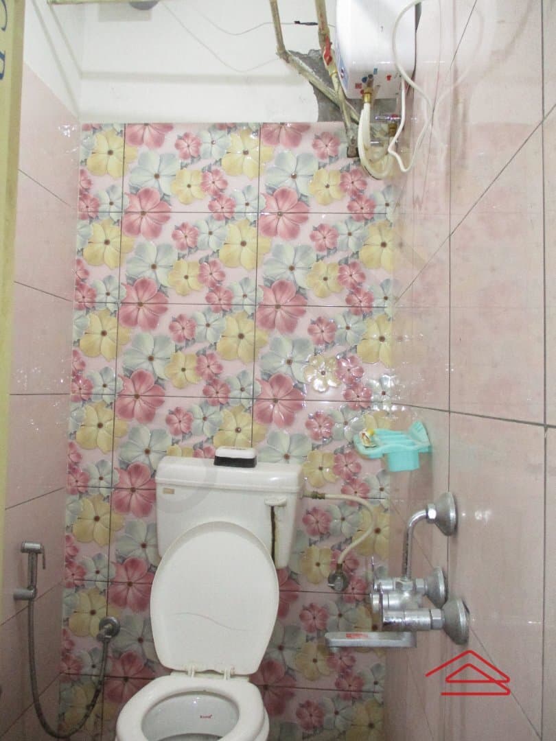 bathrooms-gMH5.jpg
