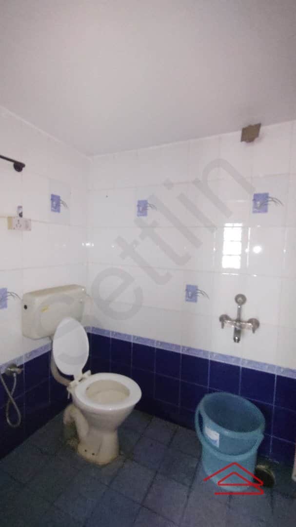 Sub Unit : bathrooms 1