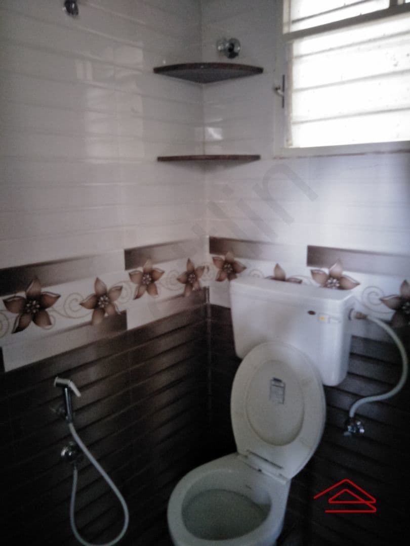 bathrooms-1533858973037.jpg