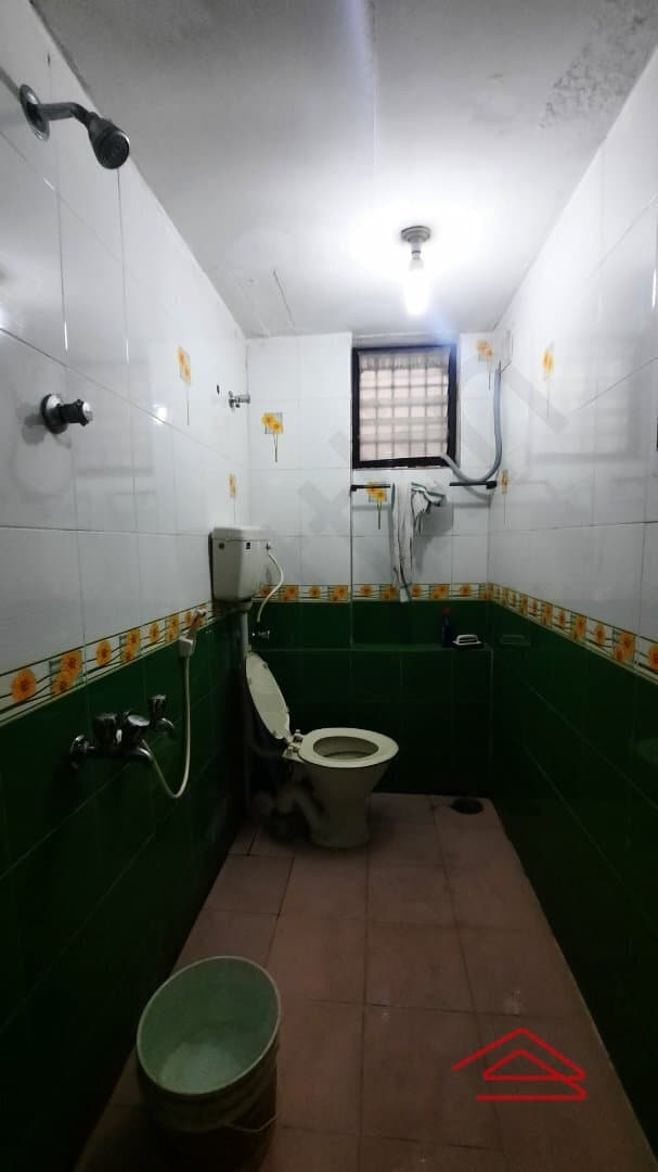 bathrooms-Dgv5.jpg