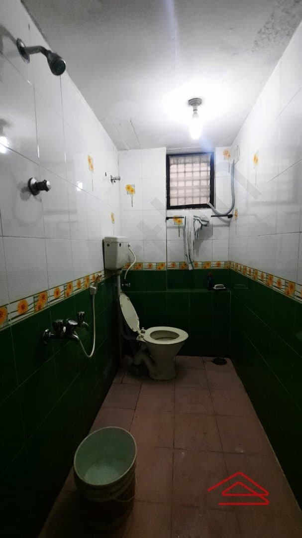 bathrooms-eGkd.jpg