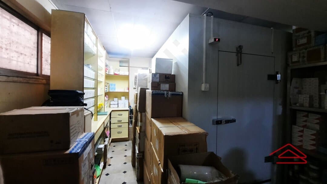 storeRooms-c97B.jpg
