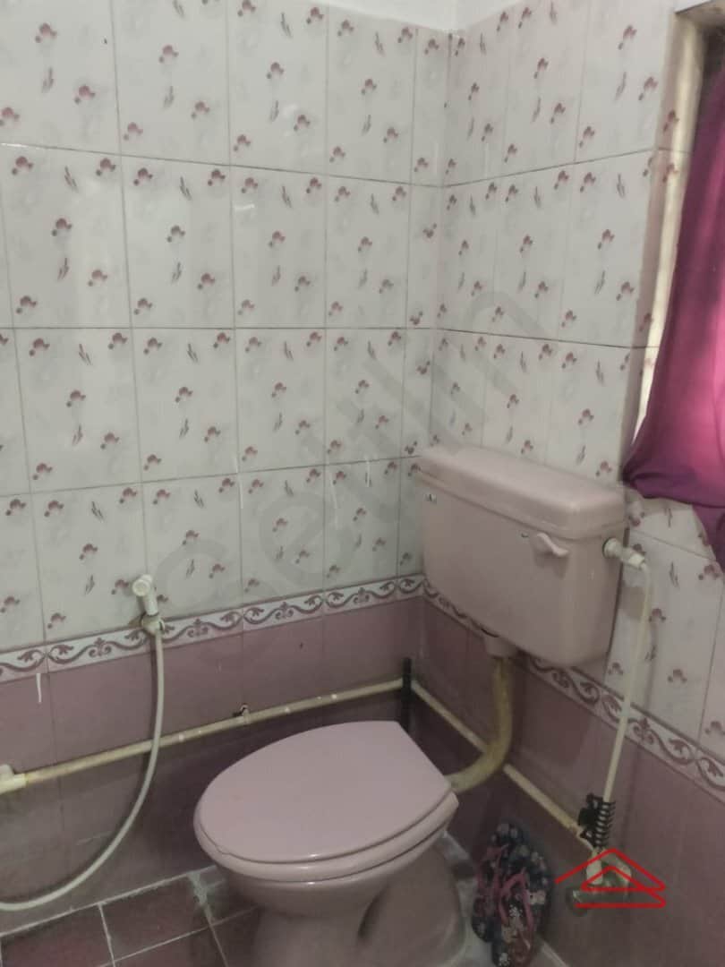 Sub Unit : bathrooms 3