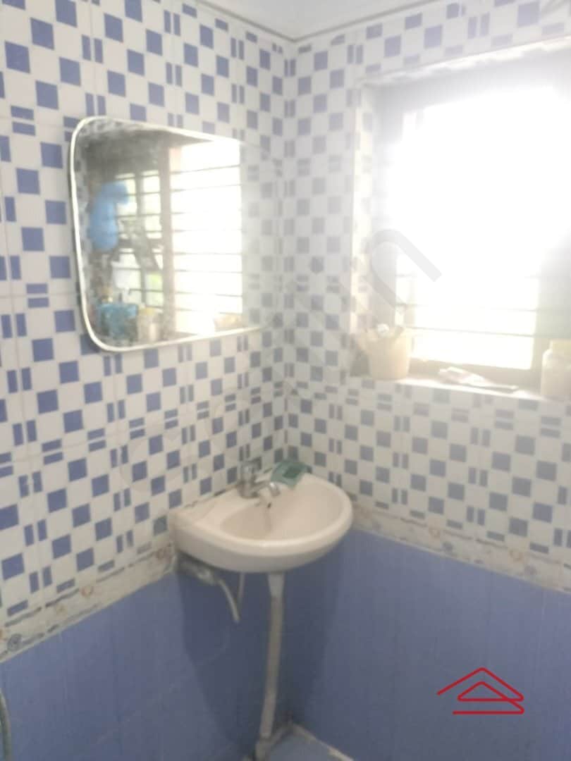 Sub Unit : bathrooms 1