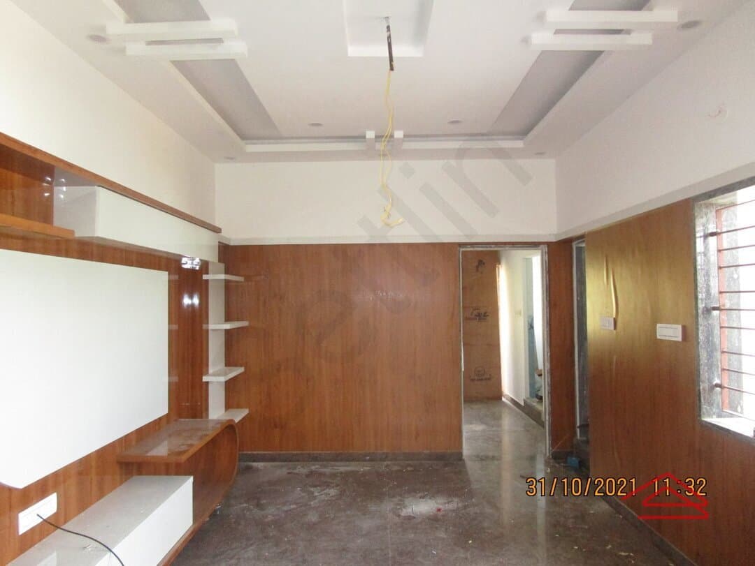halls-rCjw.jpg