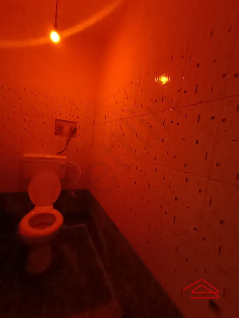 bathrooms-yRpB.jpg