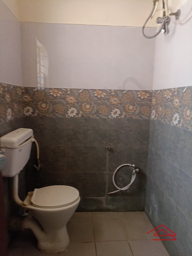 bathrooms-ejNz.jpg
